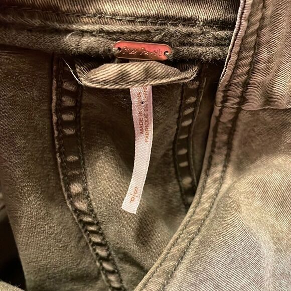 Free People Collapsing Twill Jacket Cotton in Military - Picture 7 of 9